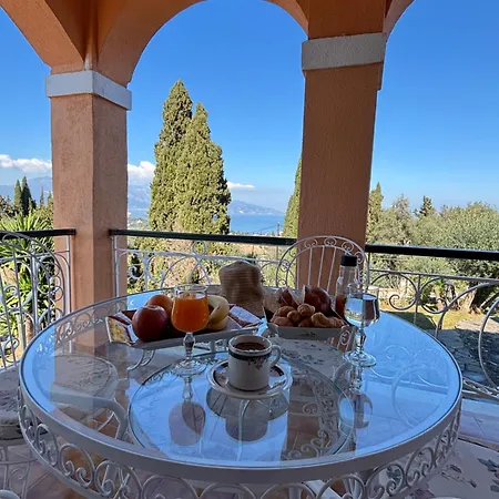 Athinas House Hébergement de vacances *