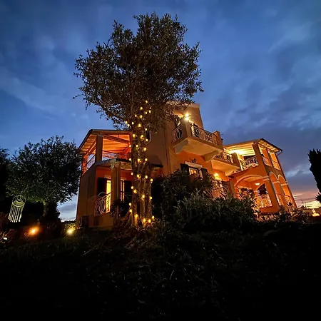 Semesterbostad Athinas House