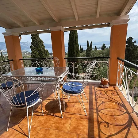 Athinas House بيت للعطل