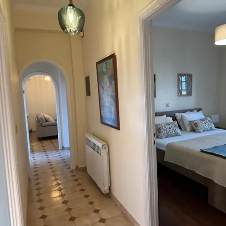 Semesterbostad Athinas House