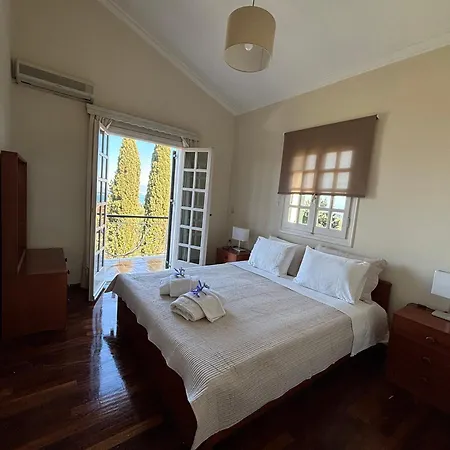 Athinas House Case de vacanță Evropouloi