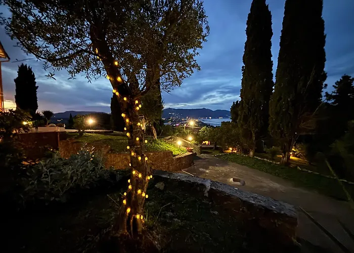 Athinas House